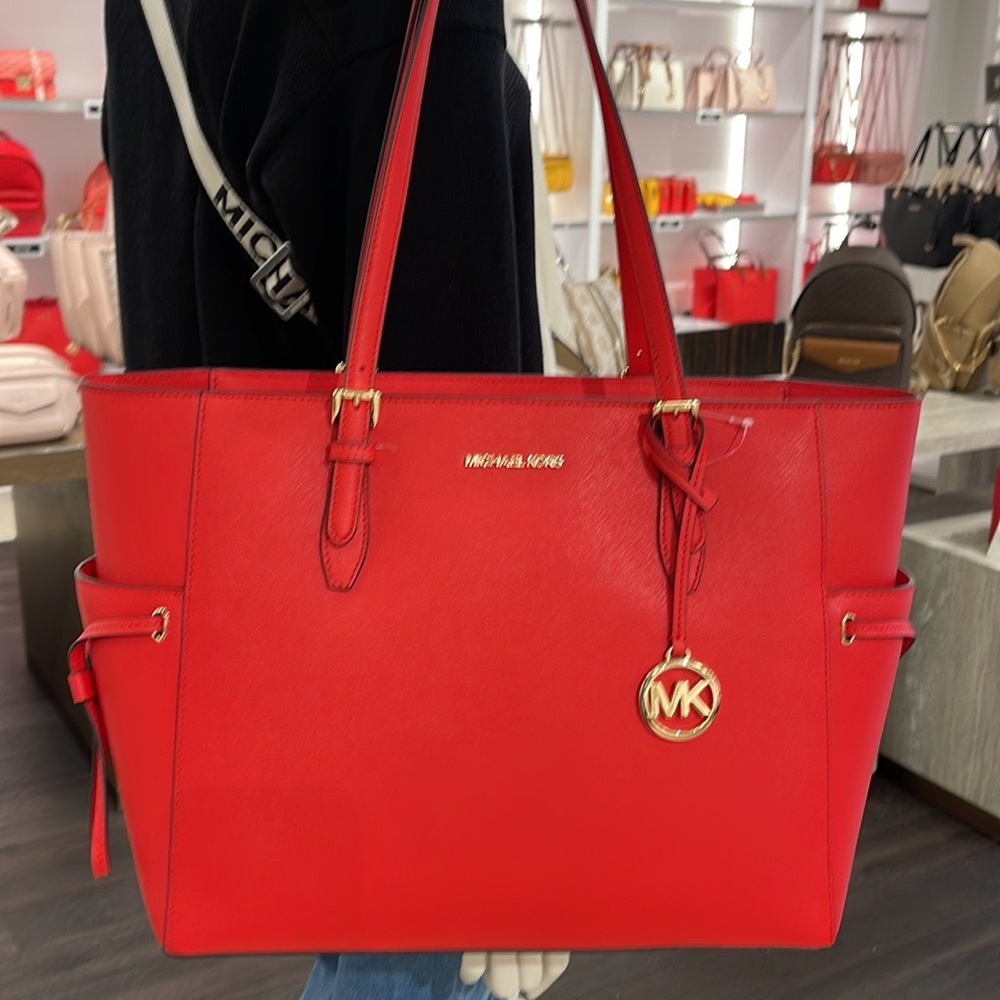 Michael Kors Gilly Large Drawstring Travel Leather Top Zip Tote 
 Dark Sangria - Picture 4 of 16